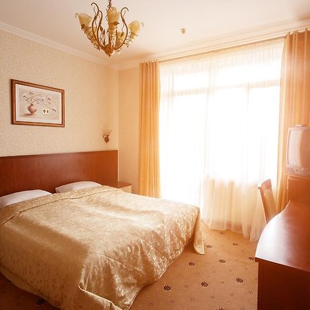 Pansionat Paradiz Hotel Polyana  Ngoại thất bức ảnh