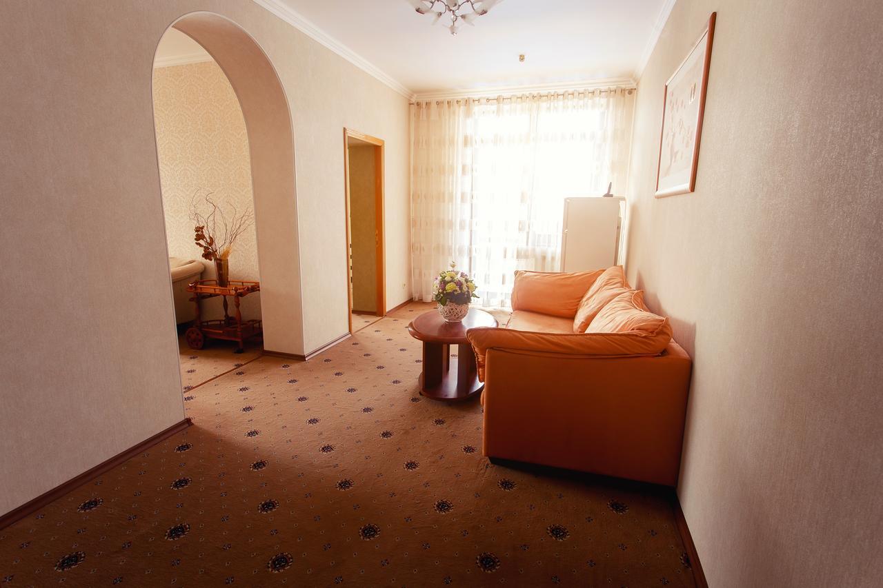 Pansionat Paradiz Hotel Polyana  Ngoại thất bức ảnh