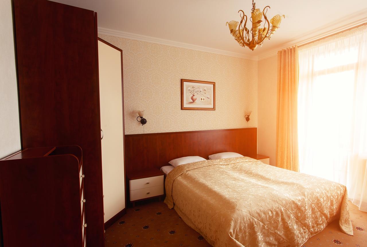 Pansionat Paradiz Hotel Polyana  Ngoại thất bức ảnh