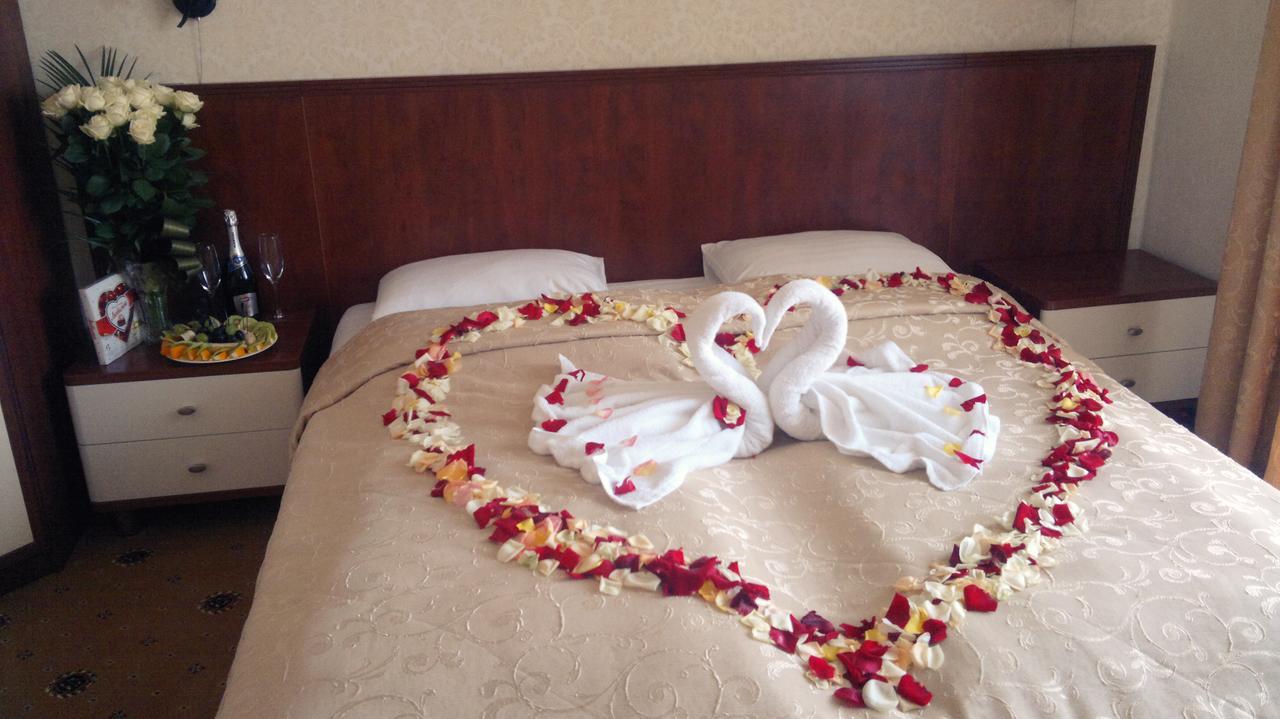 Pansionat Paradiz Hotel Polyana  Ngoại thất bức ảnh
