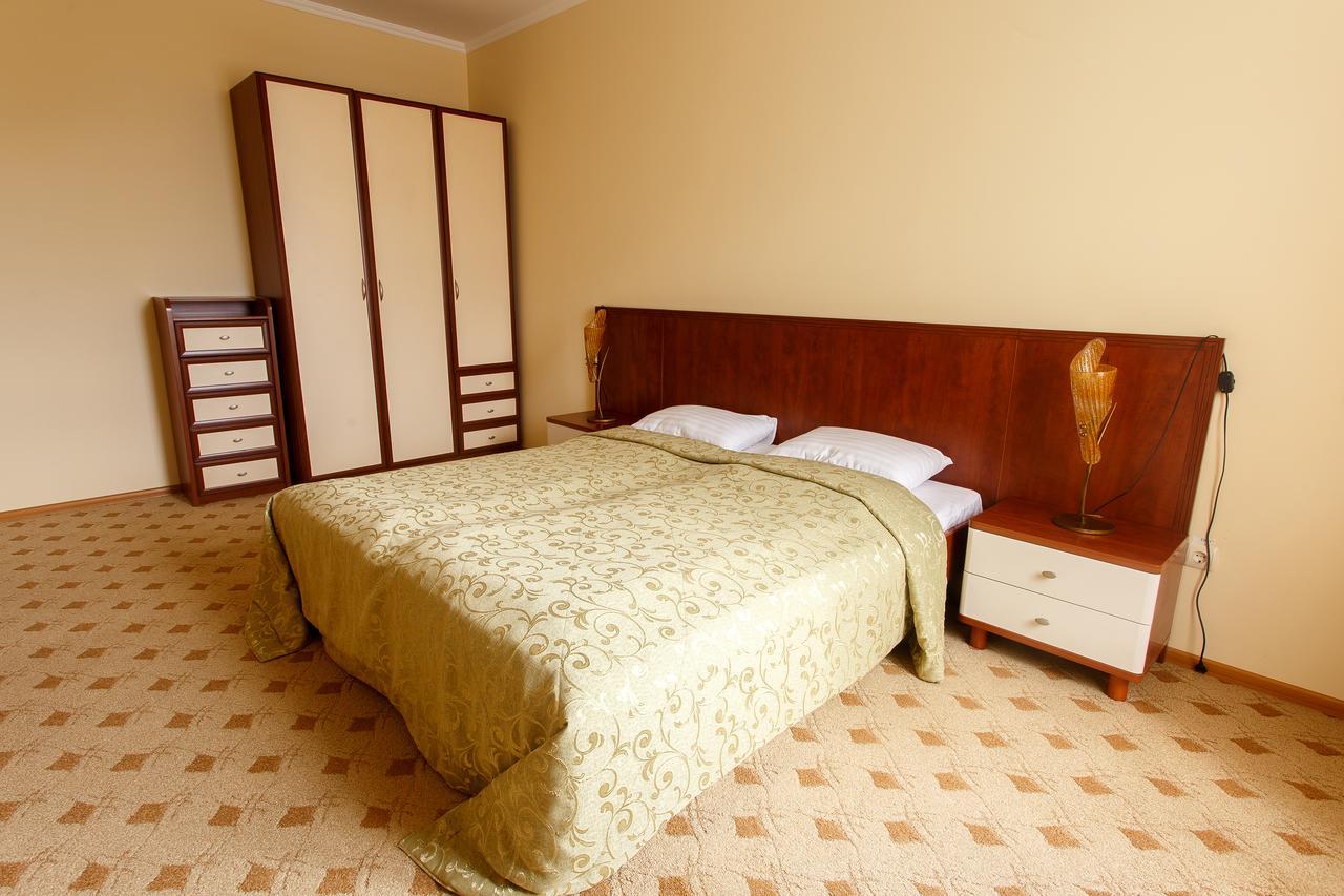 Pansionat Paradiz Hotel Polyana  Ngoại thất bức ảnh