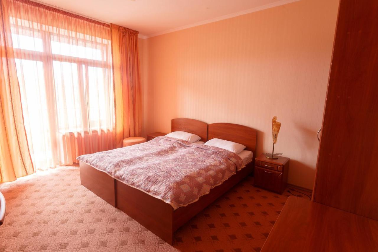 Pansionat Paradiz Hotel Polyana  Ngoại thất bức ảnh